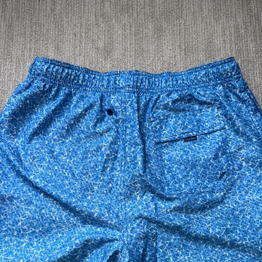 Calvin Klein Blue Swim Trunks Men’s Size L Drawstring Pockets Mesh Liner - Picture 9 of 10